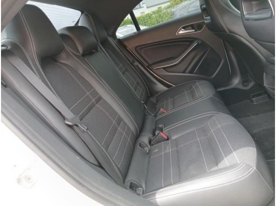 2015 Mercedes-Benz CLA -Klasse CLA 180 2015 Mercedes-Benz CLA -Klasse CLA 180