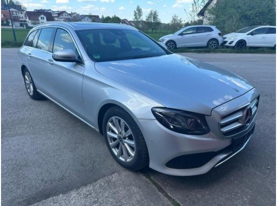 2017 Mercedes-Benz E -Klasse T-Modell E 220 d 4Matic 2017 Mercedes-Benz E -Klasse T-Modell E 220 d 4Matic
