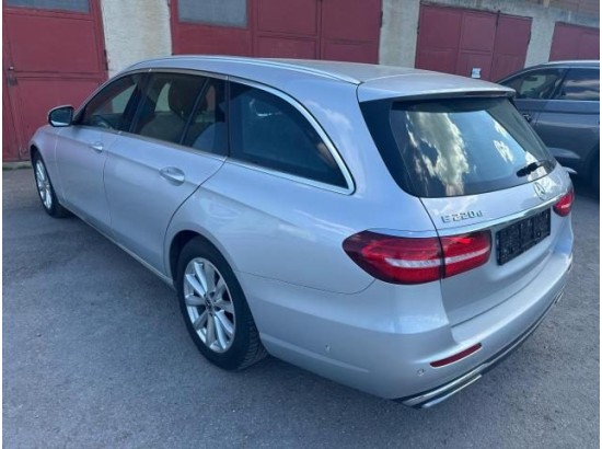 2017 Mercedes-Benz E -Klasse T-Modell E 220 d 4Matic 2017 Mercedes-Benz E -Klasse T-Modell E 220 d 4Matic