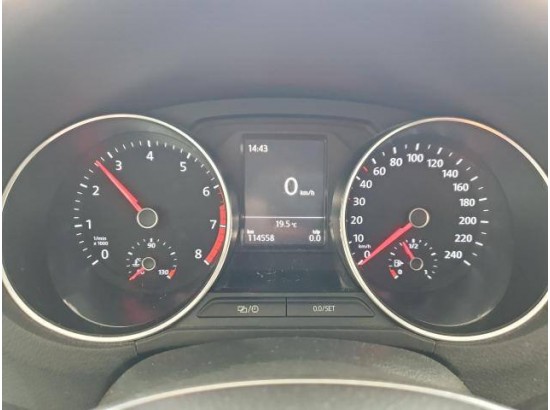 2016 Volkswagen Polo V Comfortline 2016 Volkswagen Polo V Comfortline