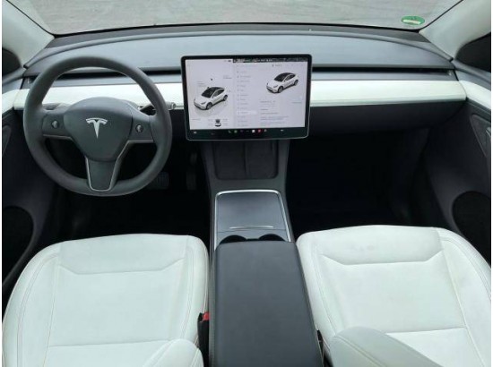 2024 Tesla Model Y Long Range Dual AWD 2024 Tesla Model Y Long Range Dual AWD