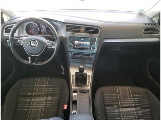 2016 Volkswagen Golf VII Lim. Comfortline BMT 2016 Volkswagen Golf VII Lim. Comfortline BMT