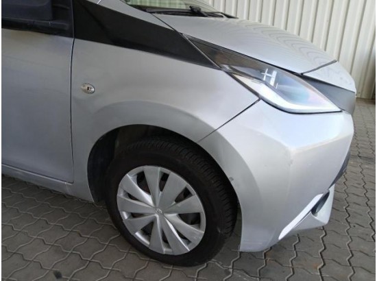 2015 Toyota AYGO x 2015 Toyota AYGO x