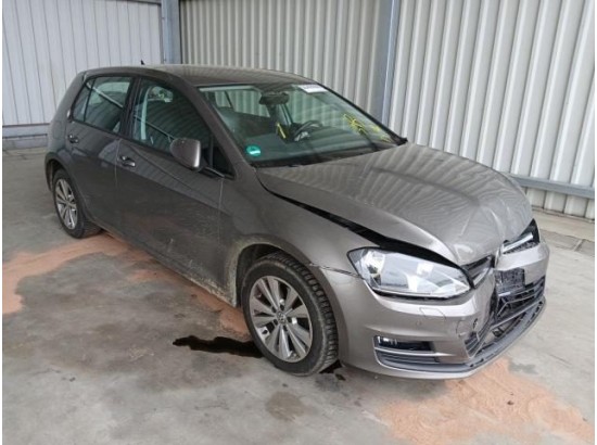 2015 Volkswagen Golf VII Lim. 2.0 Comfortline BMT 2015 Volkswagen Golf VII Lim. 2.0 Comfortline BMT