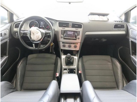 2015 Volkswagen Golf VII Lim. 2.0 Comfortline BMT 2015 Volkswagen Golf VII Lim. 2.0 Comfortline BMT