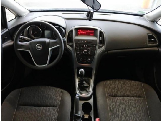 2015 Opel Astra J Lim. 5-trg. Selection 2015 Opel Astra J Lim. 5-trg. Selection