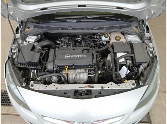 2015 Opel Astra J Lim. 5-trg. Selection 2015 Opel Astra J Lim. 5-trg. Selection