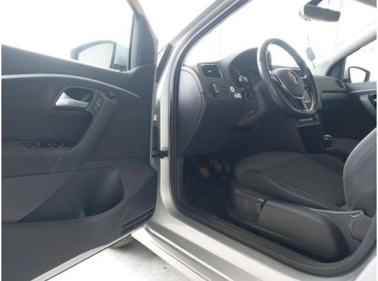 2016 Volkswagen Polo V Comfortline BMT/Start-Stopp 2016 Volkswagen Polo V Comfortline BMT/Start-Stopp