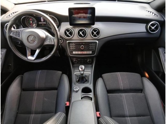 2016 Mercedes-Benz CLA -Klasse CLA 180 2016 Mercedes-Benz CLA -Klasse CLA 180