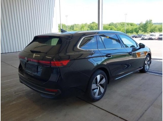 2024 Volkswagen Passat Variant 2.0 TDI 110 kW Business 2024 Volkswagen Passat Variant 2.0 TDI 110 kW Business