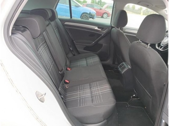 2016 Volkswagen Golf VII Lim. Lounge BMT 2016 Volkswagen Golf VII Lim. Lounge BMT