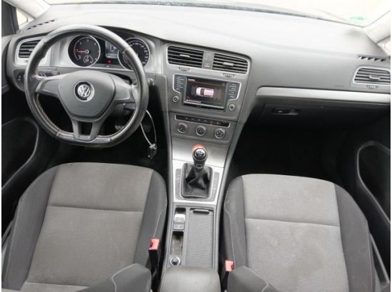 2016 Volkswagen Golf VII Lim. Trendline BMT 2016 Volkswagen Golf VII Lim. Trendline BMT