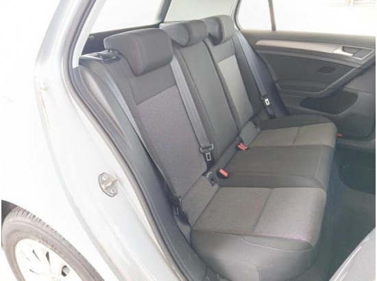 2015 Volkswagen Golf VII Lim. Trendline BMT 2015 Volkswagen Golf VII Lim. Trendline BMT