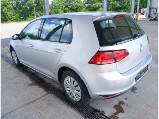 2015 Volkswagen Golf VII Lim. Trendline BMT 2015 Volkswagen Golf VII Lim. Trendline BMT