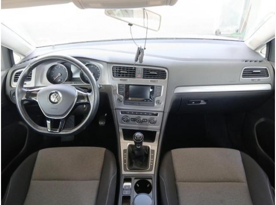 2015 Volkswagen Golf VII Lim. Trendline BMT 2015 Volkswagen Golf VII Lim. Trendline BMT