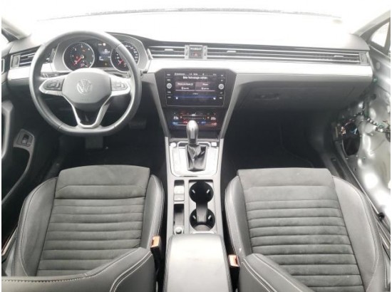 2023 Volkswagen Passat Variant Elegance