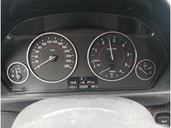 2015 BMW 3er Touring 318d Sport Line