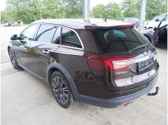 2015 Opel Insignia A Country Tourer Basis 4x4 2015 Opel Insignia A Country Tourer Basis 4x4