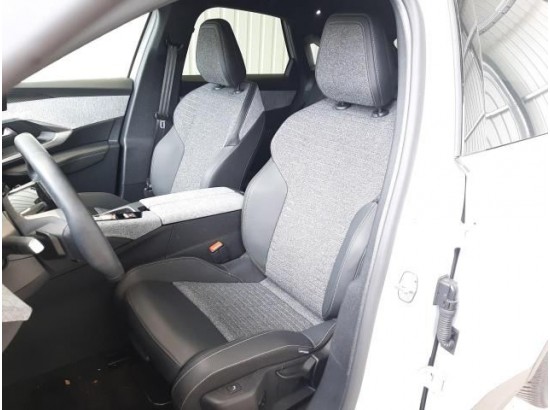 2025 Peugeot 3008 Hybrid 136 Allure