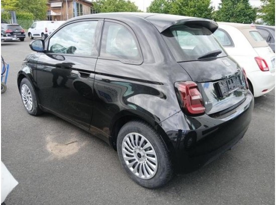 2023 FIAT 500 E Action 2023 FIAT 500 E Action