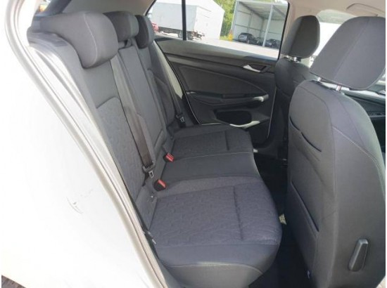 2025 Volkswagen Golf VIII Lim. 1.5 TSI 110 kW Life 2025 Volkswagen Golf VIII Lim. 1.5 TSI 110 kW Life
