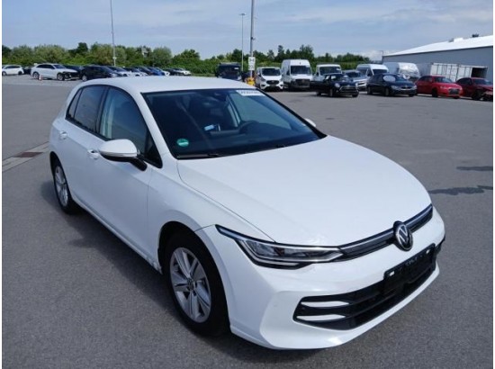 2025 Volkswagen Golf VIII Lim. 1.5 TSI 110 kW Life 2025 Volkswagen Golf VIII Lim. 1.5 TSI 110 kW Life