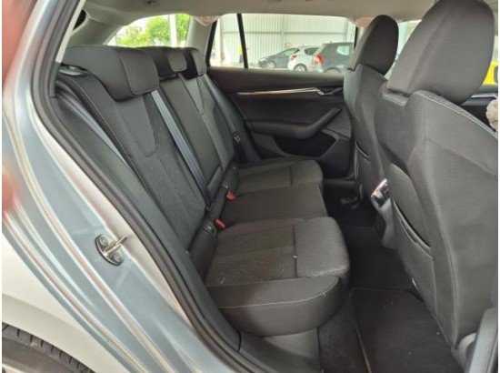 2021 Skoda Octavia Combi First Edition