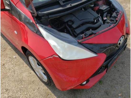 2016 Toyota AYGO x-play touch