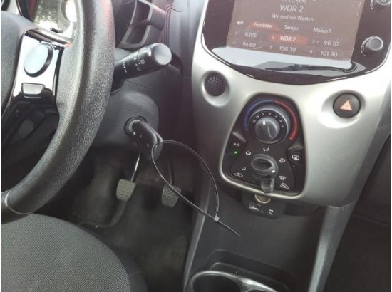 2016 Toyota AYGO x-play touch