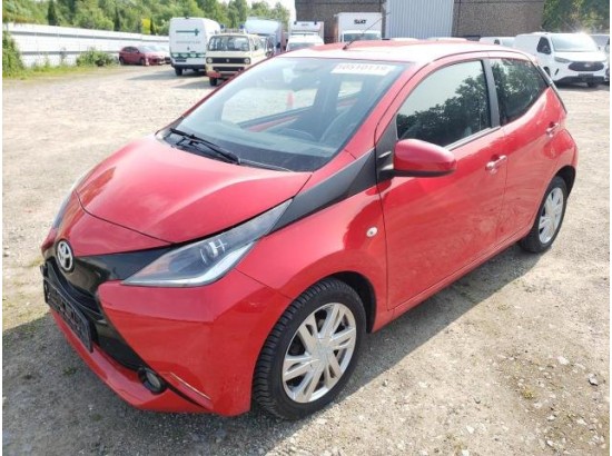 2016 Toyota AYGO x-play touch
