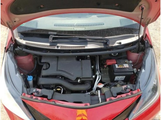 2016 Toyota AYGO x-play touch