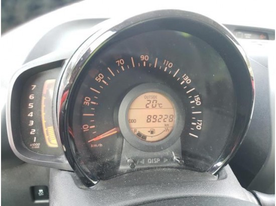 2016 Toyota AYGO x-play touch