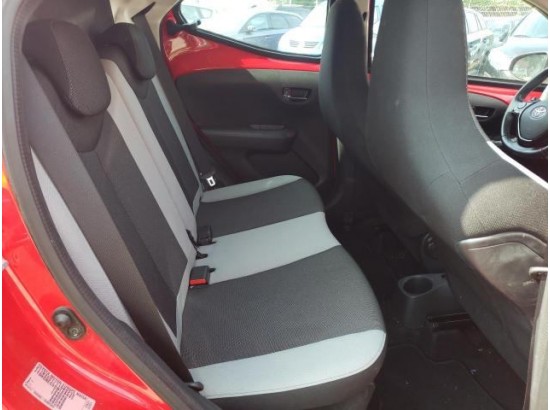 2016 Toyota AYGO x-play touch