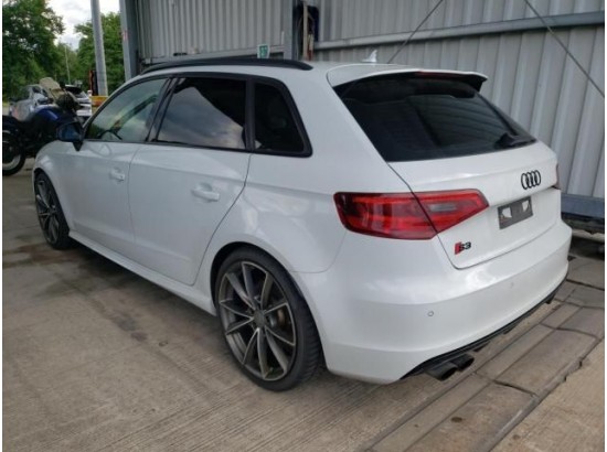 2015 Audi S3 Sportback 2.0 TFSI quattro 2015 Audi S3 Sportback 2.0 TFSI quattro