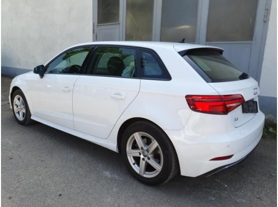 2020 Audi A3 Sportback 40 e-tron basis