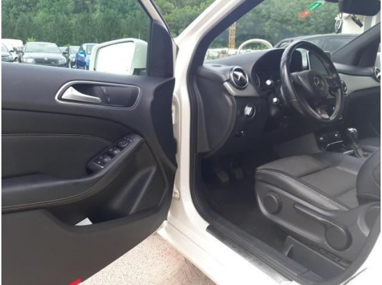 2015 Mercedes-Benz B -Klasse B 200 CDI / d 2015 Mercedes-Benz B -Klasse B 200 CDI / d