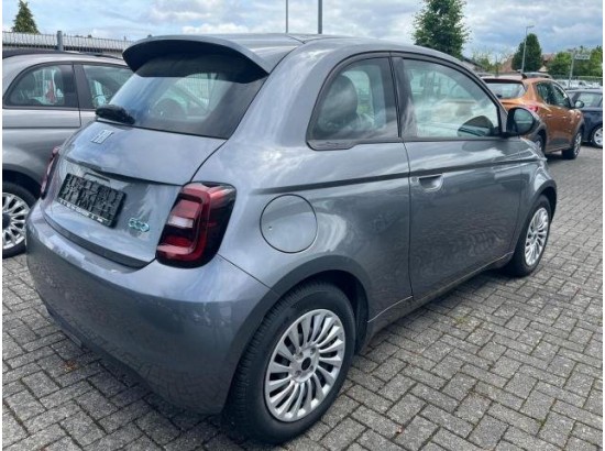 2022 FIAT 500 e Lim. Action 2022 FIAT 500 e Lim. Action
