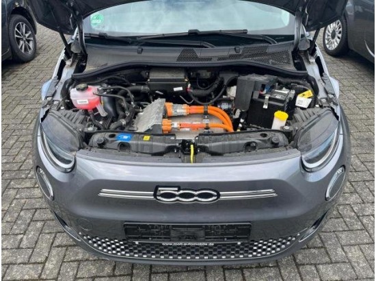 2022 FIAT 500 e Lim. Action 2022 FIAT 500 e Lim. Action
