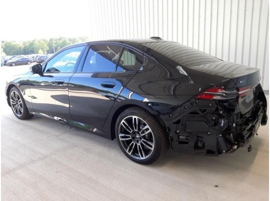 2025 BMW 5er Lim. 520 d xDrive M Sport 2025 BMW 5er Lim. 520 d xDrive M Sport