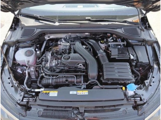 2025 Volkswagen Golf VIII Lim. 1.5 TSI 110 kW R-Line 2025 Volkswagen Golf VIII Lim. 1.5 TSI 110 kW R-Line