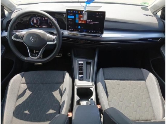 2025 Volkswagen Golf VIII Lim. 1.5 eTSI 85 kW Goal 2025 Volkswagen Golf VIII Lim. 1.5 eTSI 85 kW Goal