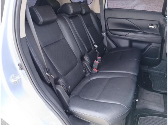 2015 Mitsubishi Outlander PHEV Top 4WD 2015 Mitsubishi Outlander PHEV Top 4WD