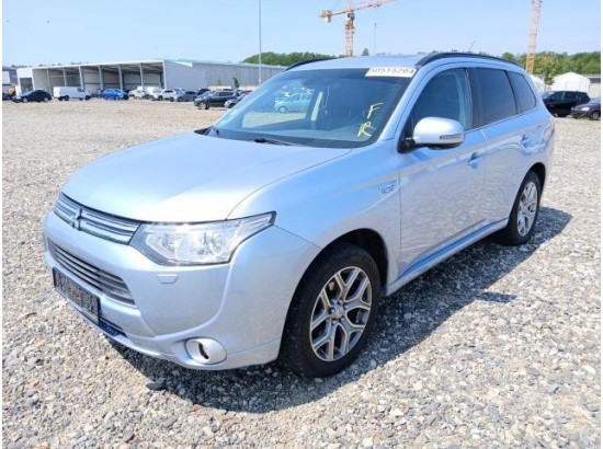 2015 Mitsubishi Outlander PHEV Top 4WD 2015 Mitsubishi Outlander PHEV Top 4WD