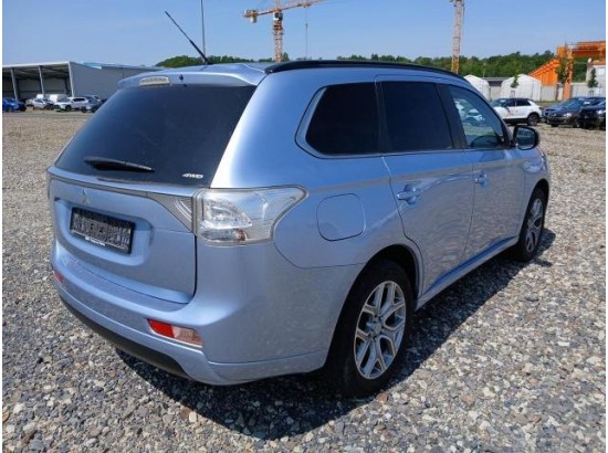 2015 Mitsubishi Outlander PHEV Top 4WD 2015 Mitsubishi Outlander PHEV Top 4WD