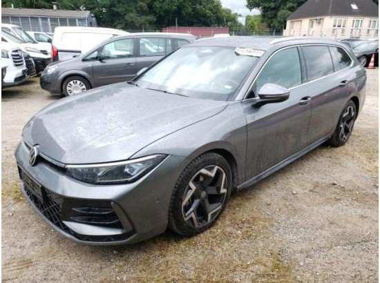 2025 Volkswagen Passat Variant 2.0 TDI 110 kW R-line 2025 Volkswagen Passat Variant 2.0 TDI 110 kW R-line