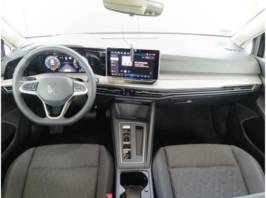 2025 Volkswagen Golf VIII Lim. 1.5 eTSI 110 kW Life 2025 Volkswagen Golf VIII Lim. 1.5 eTSI 110 kW Life
