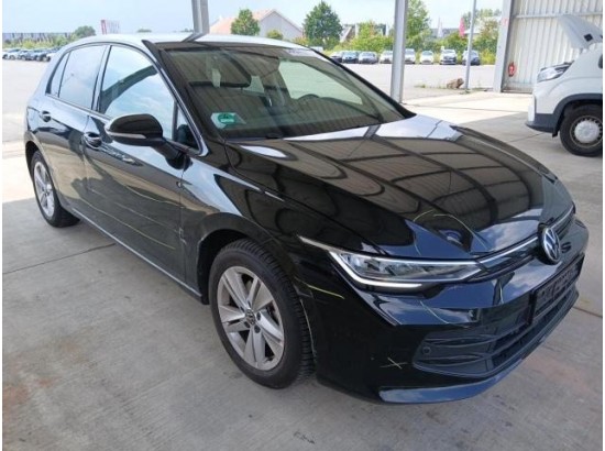 2025 Volkswagen Golf VIII Lim. 1.5 eTSI 110 kW Life 2025 Volkswagen Golf VIII Lim. 1.5 eTSI 110 kW Life