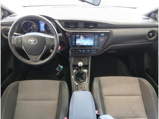 2017 Toyota Auris Edition-S+
