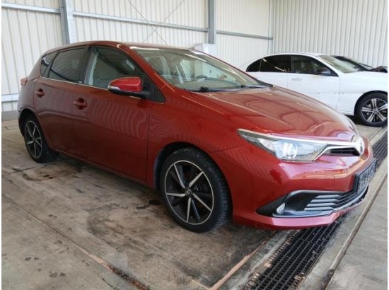 2017 Toyota Auris Edition-S+