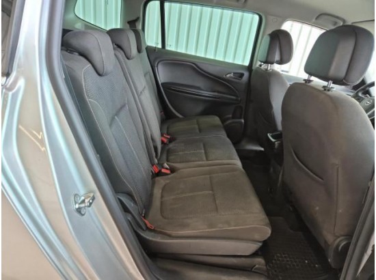 2015 Opel Zafira C Tourer Innovation 2015 Opel Zafira C Tourer Innovation